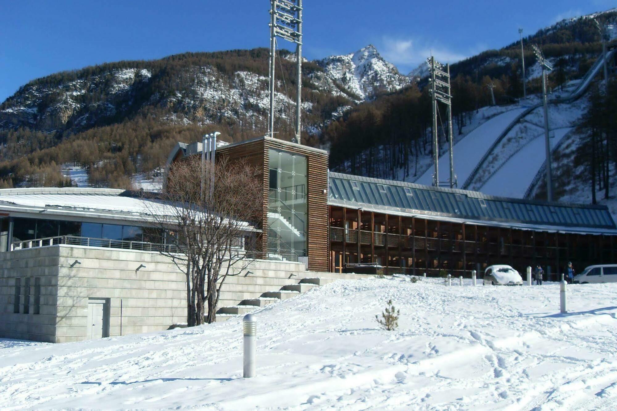 Pragelato Ski Jumping Hotel Bagian luar foto